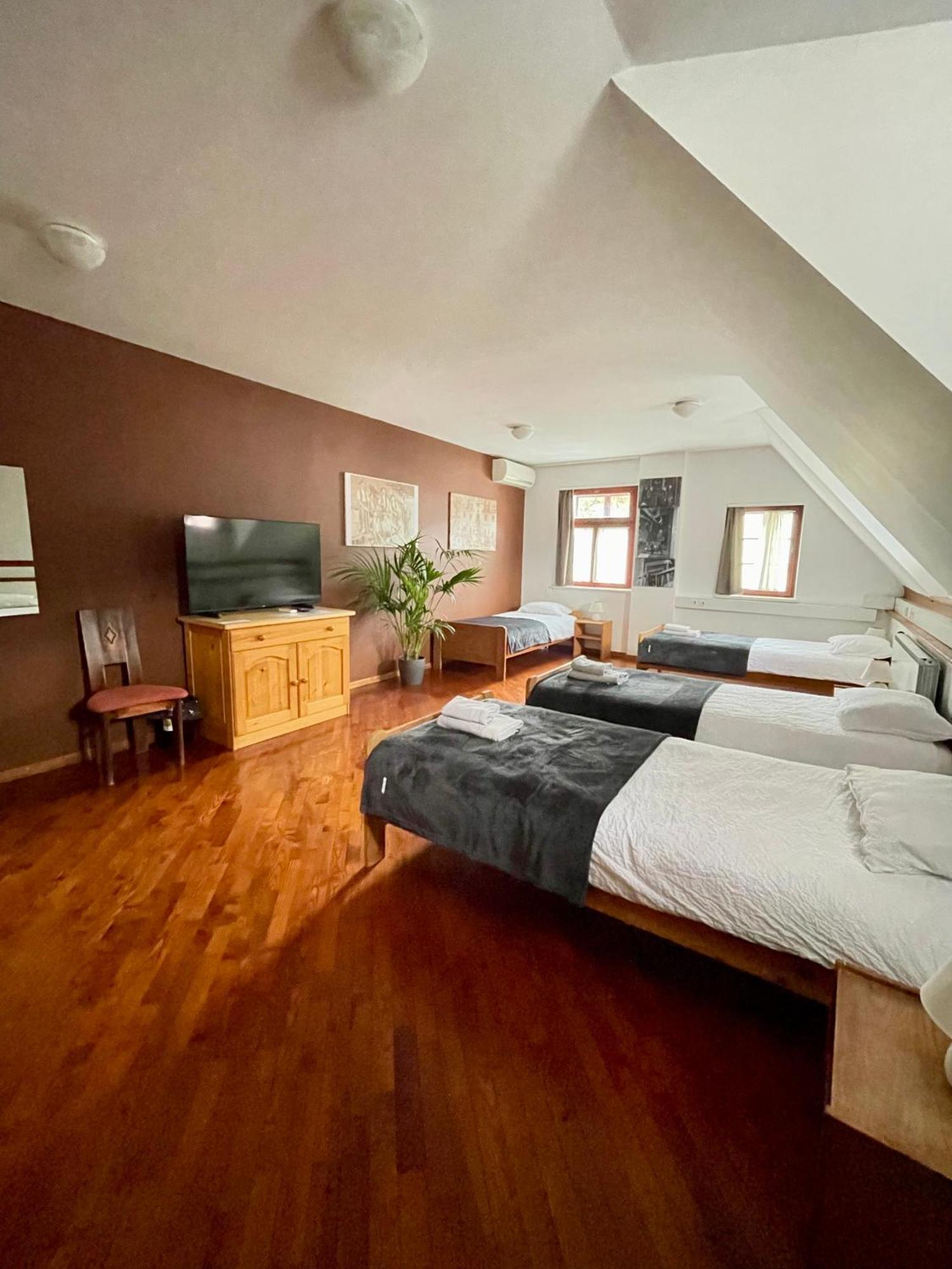 Hotel Gostisce Barbara Idrija Esterno foto