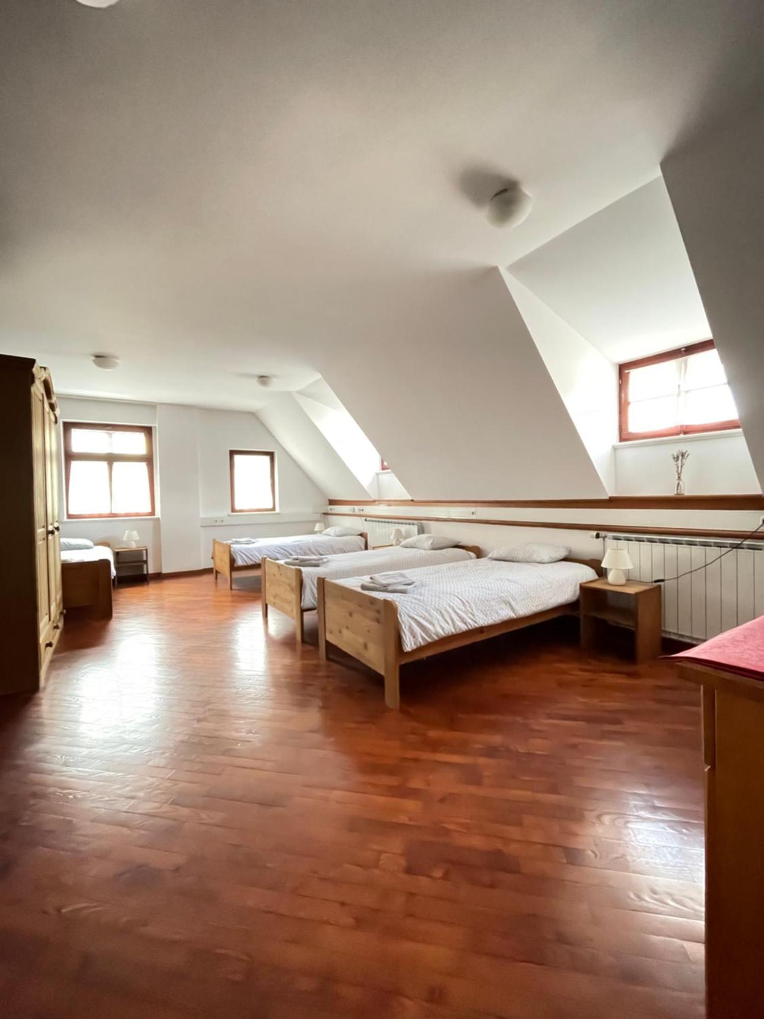 Hotel Gostisce Barbara Idrija Esterno foto