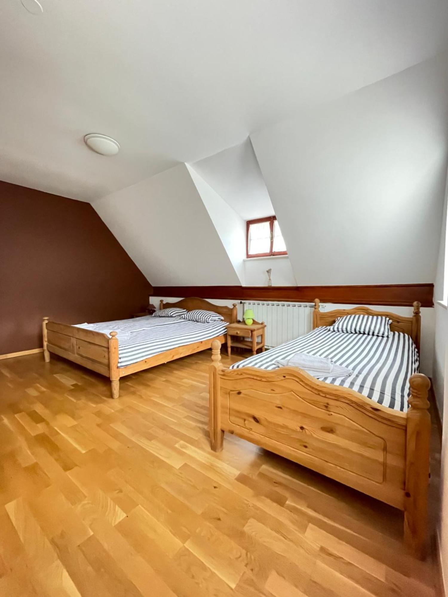 Hotel Gostisce Barbara Idrija Esterno foto